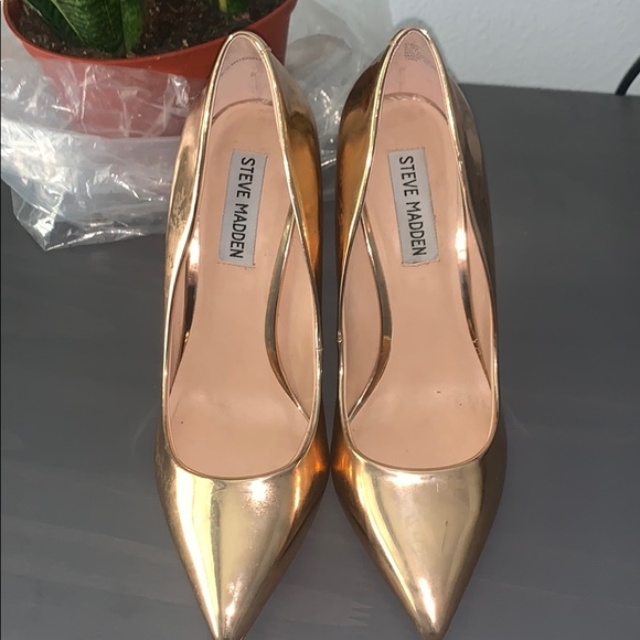 Steve Madden Shoes - rose gold heels
